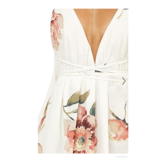 Morning mist.White Floral Side Slit Cross maxi dress. Size 8/10 - Picture 5 of 7